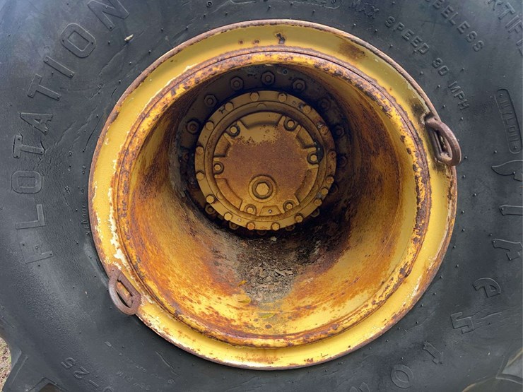 caterpillar-814-image-19