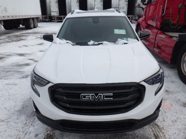 2021-gmc-terrain-slt-image-2