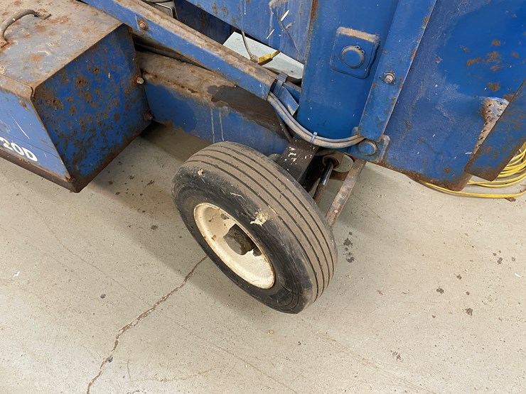 #4008-•-upright-scissor-lift-image-9