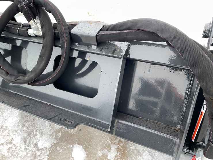 #2365-•-wolverine-mini-skid-steer-combination-bucket-image-16