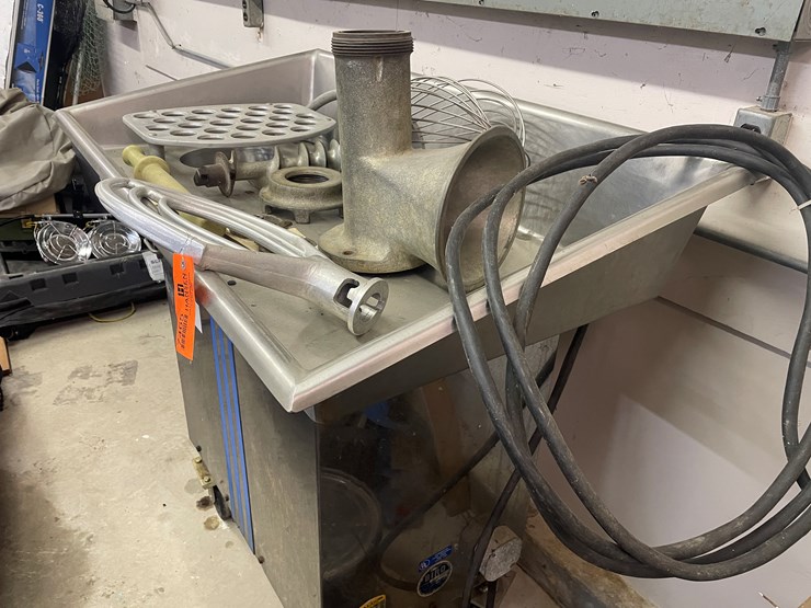 #4013-•-biro-commercial-meat-grinder-image-13