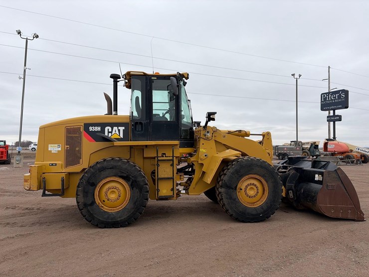 caterpillar-938h-image-5