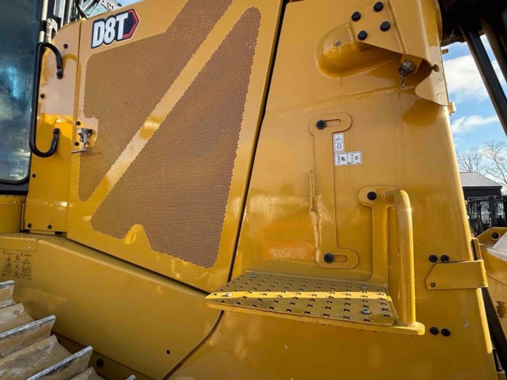 2019-caterpillar-d8t-image-30