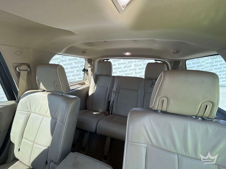 2008-lincoln-navigator-image-18