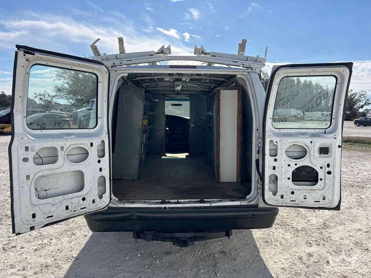 2008-ford-cargo-image-21