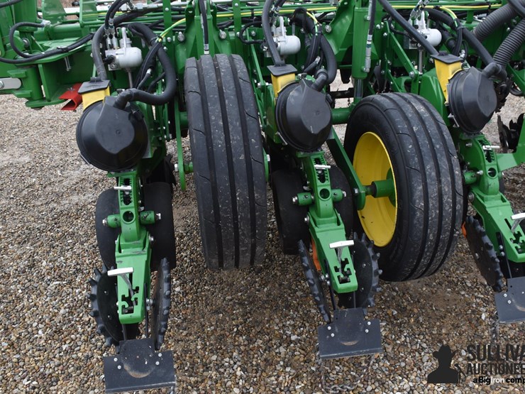 2022-john-deere-1775nt-image-15