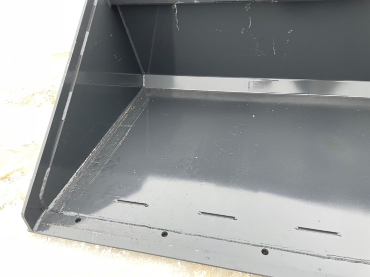 #2342-•-wolverine-universal-mount-track-duty-bucket-image-13