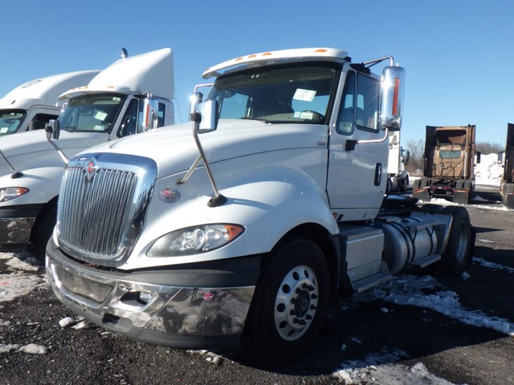 2017-international-prostar-image-1