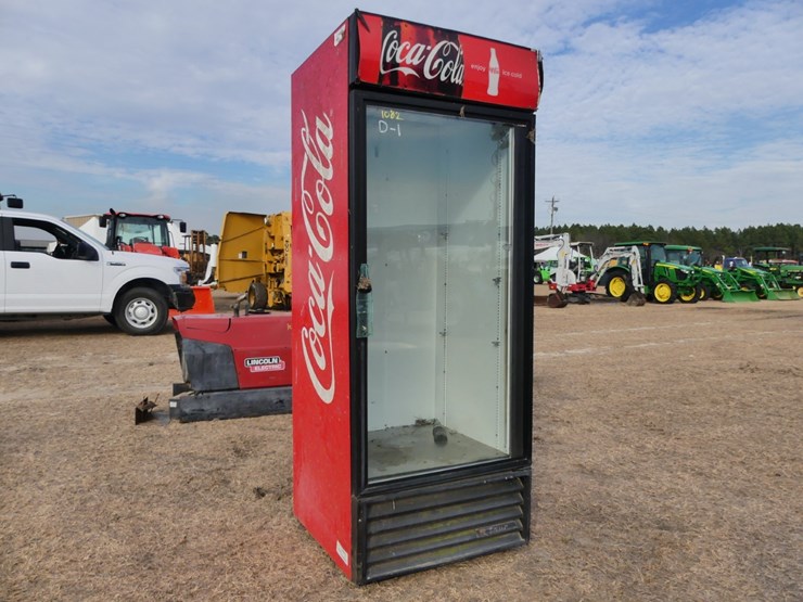 coca-cola-single-door-cooler-w/-shelves-image-1