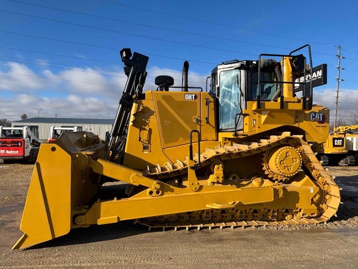 2019-caterpillar-d8t-image-3