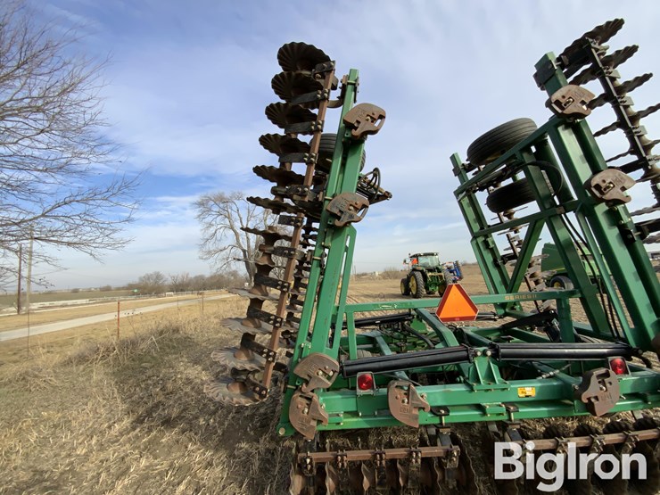 great-plains-3000tt-image-11