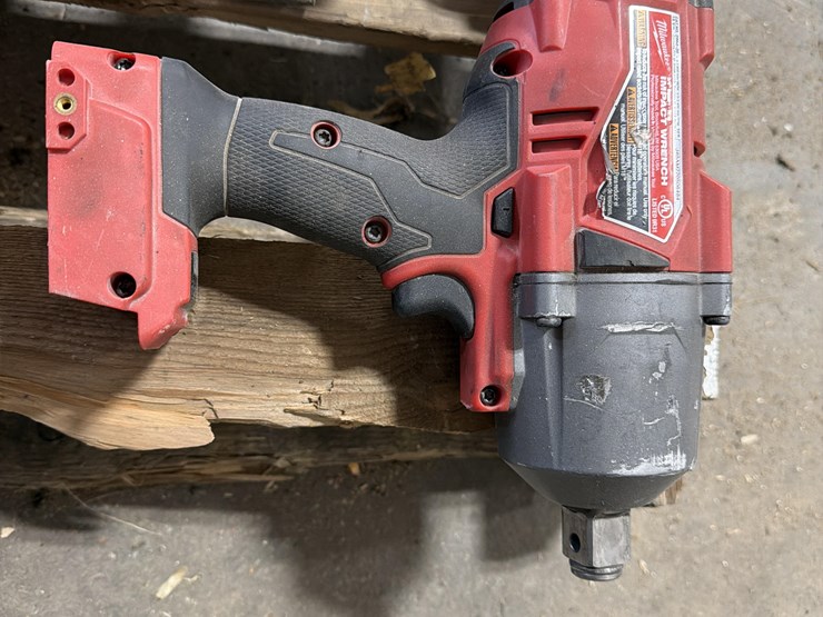 milwaukee-power-tools-&-batteries-image-16