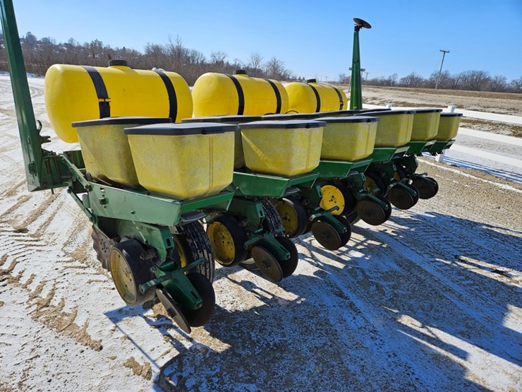 john-deere-7000-image-14