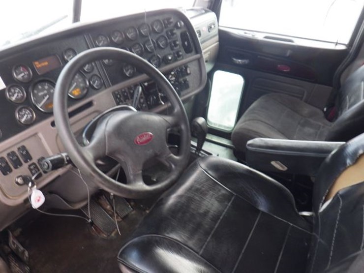 2014-peterbilt-386-image-18