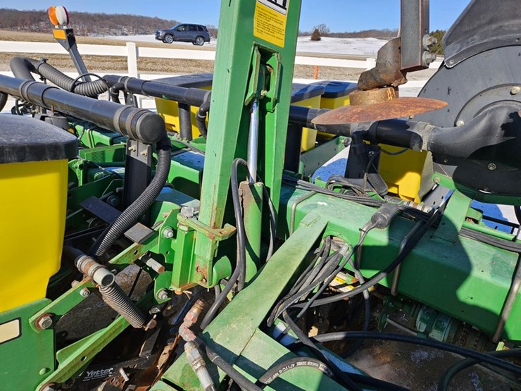 john-deere-7200-image-36