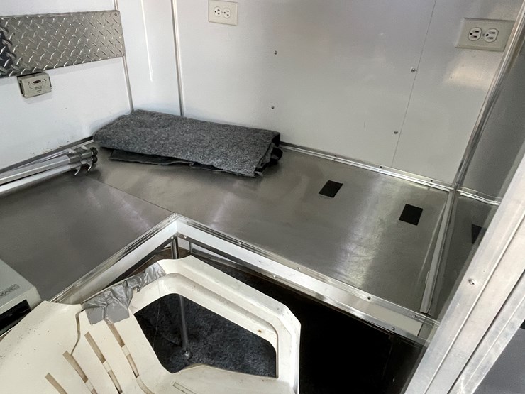 1999-united-expressline-image-30