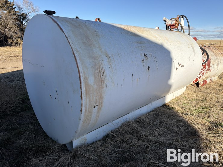 2000-gallon-fuel-tank-&-pump-image-4