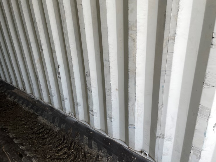 #202-•-40'-high-cube-shipping-container-image-16