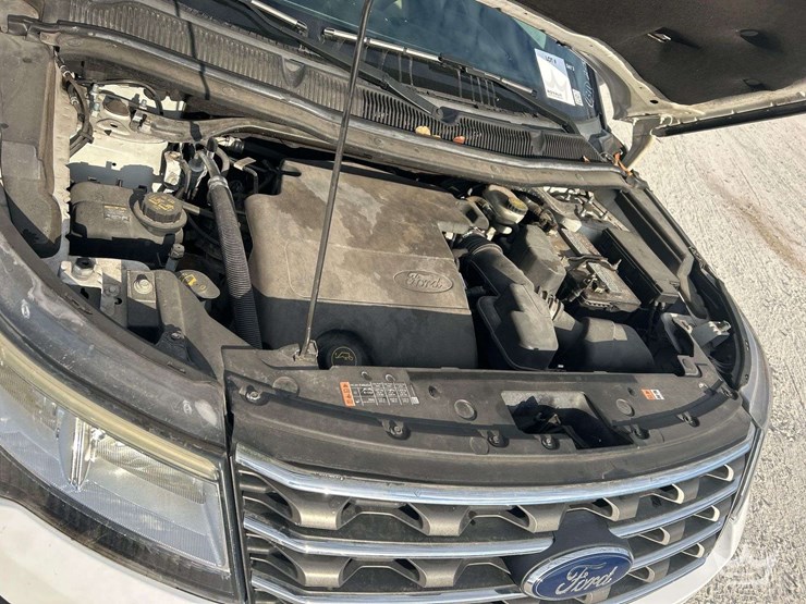 2017-ford-explorer-image-9