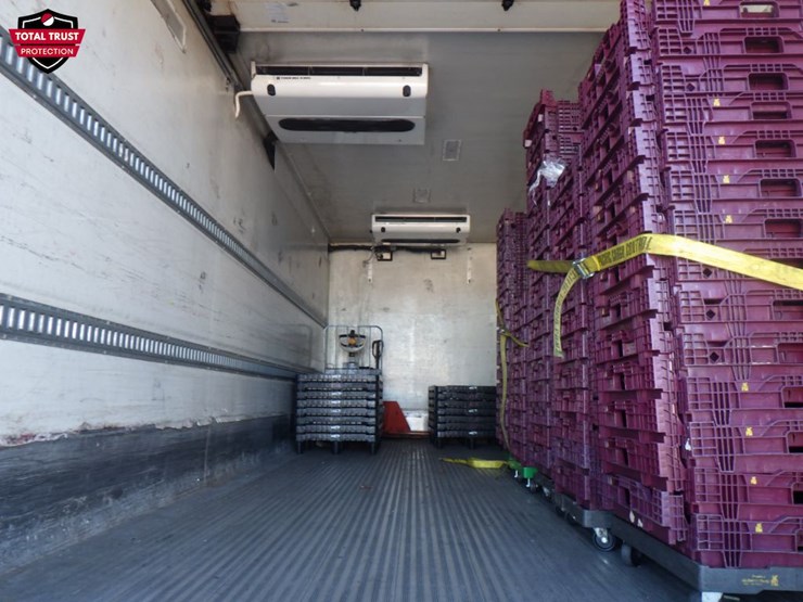 2019-freightliner-m2-106-image-8