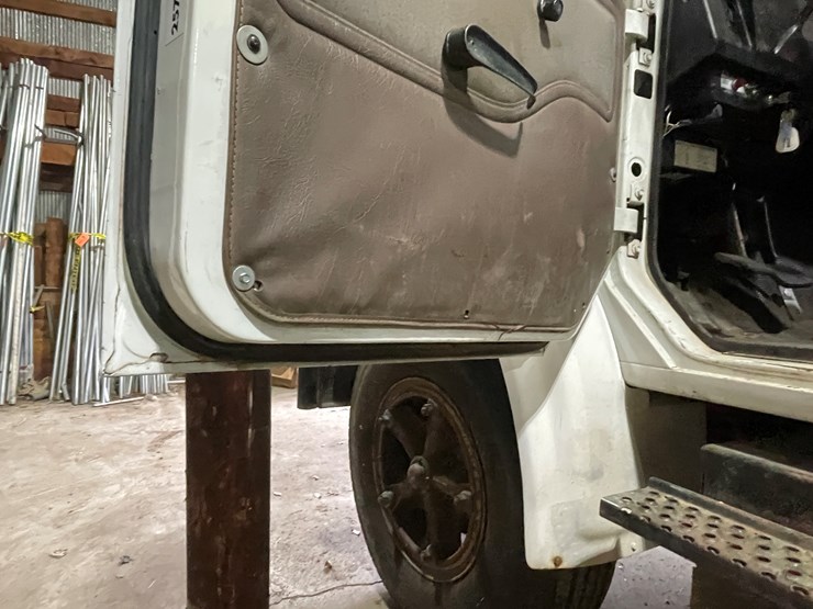 1998-international-4700-image-12