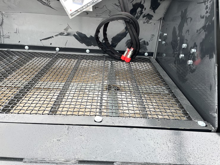 #2373-•-wolverine-screening-bucket-image-18