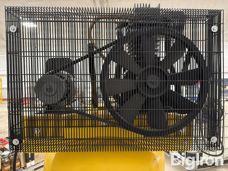 dewalt-dxcmv5048055-80-gallon-air-compressor-image-7