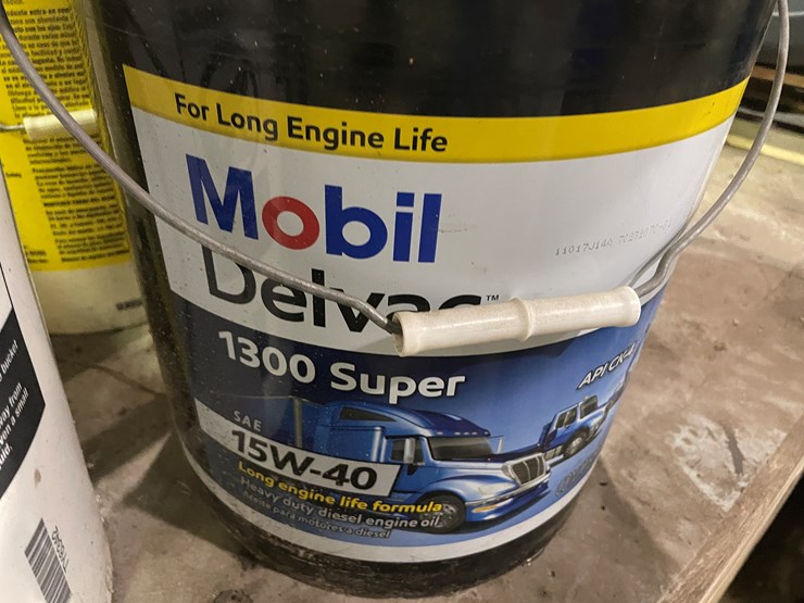 #7051-•-assortment-of-fluids-image-4