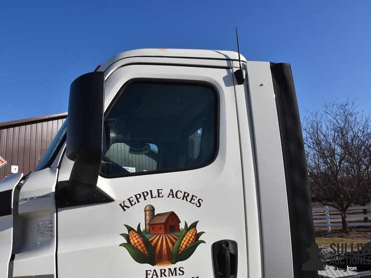 2019-freightliner-cascadia-116-t/a-truck-tractor-image-16