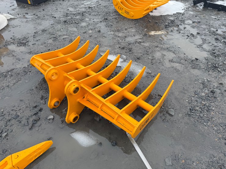 caterpillar-305-image-4