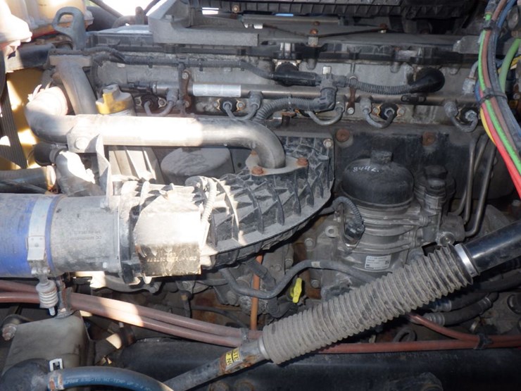 2019-freightliner-cascadia-126-image-23