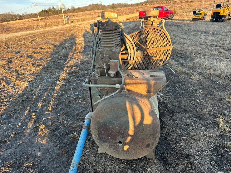 #2594-•-wayne-x62212-4sh-air-compressor-image-3