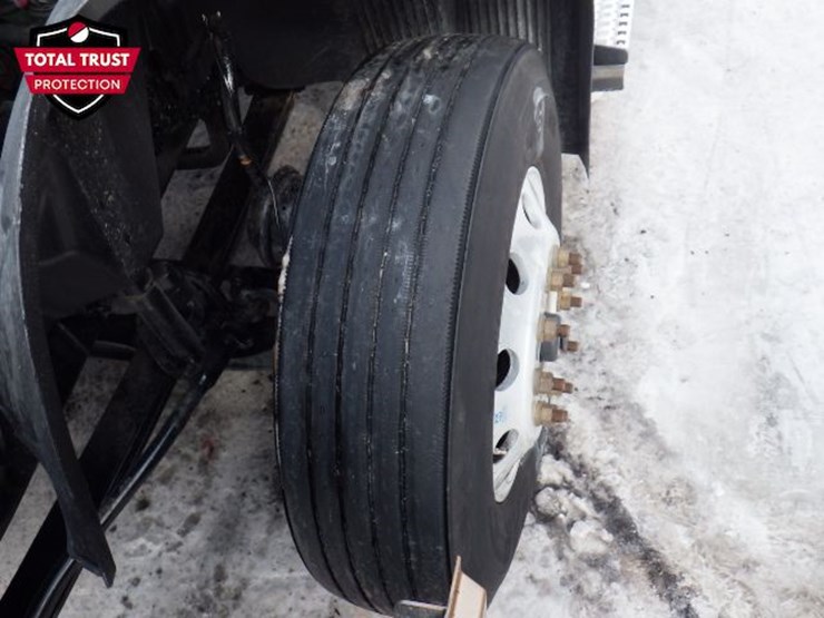 2022-volvo-vnl-300-image-23