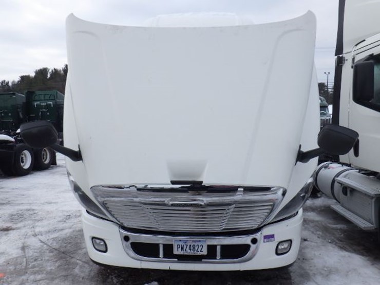 2018-freightliner-cascadia-125-image-24
