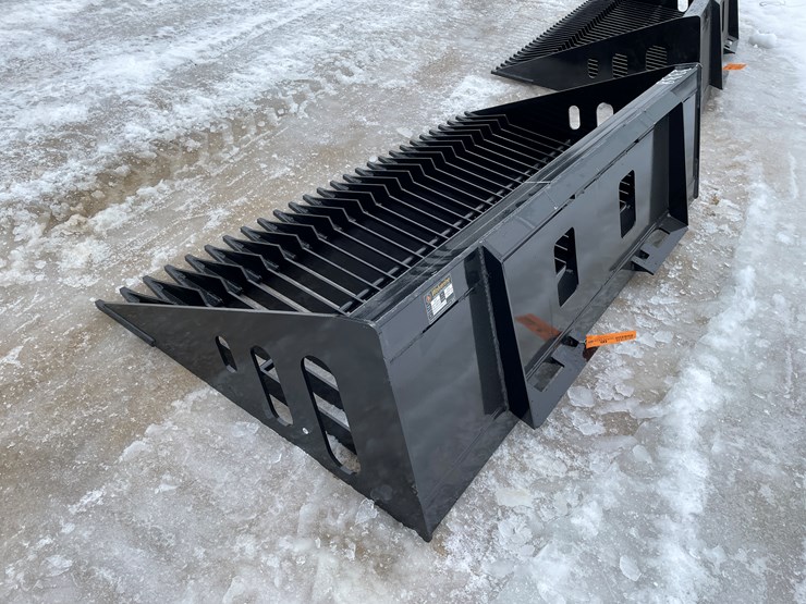 #2338-•-wolverine-skeleton-bucket-image-7