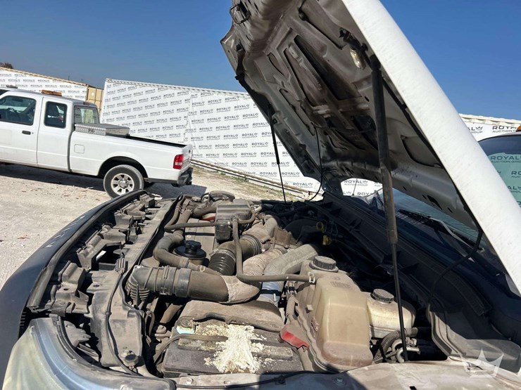 2015-ford-f550-image-9