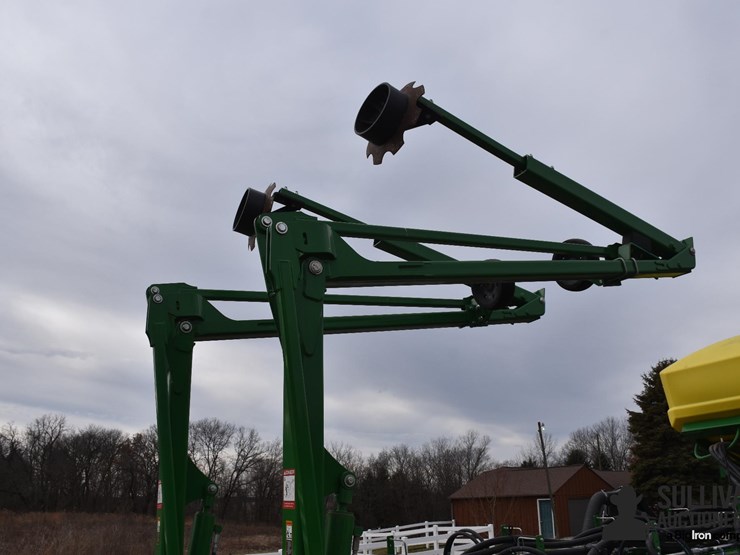 2022-john-deere-1775nt-image-12