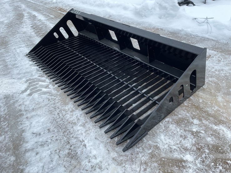 #2333-•-wolverine-skeleton-bucket-image-1