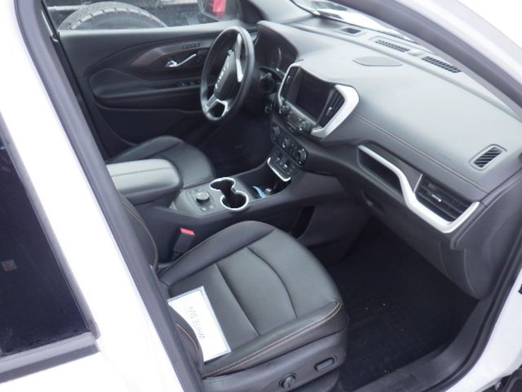 2021-gmc-terrain-slt-image-4