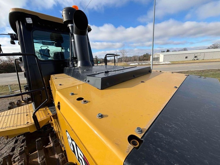 2023-caterpillar-815-image-33