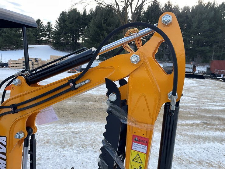 #109-•-miva-va15-mini-excavator-image-26