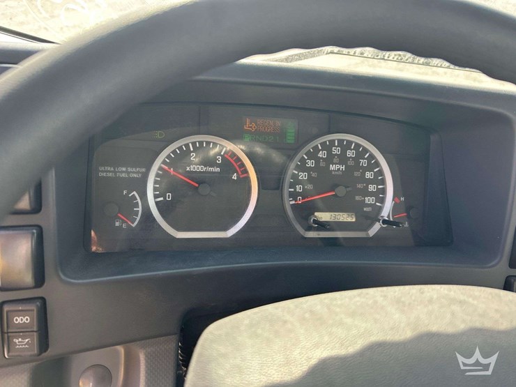 2017-isuzu-nrr-image-12