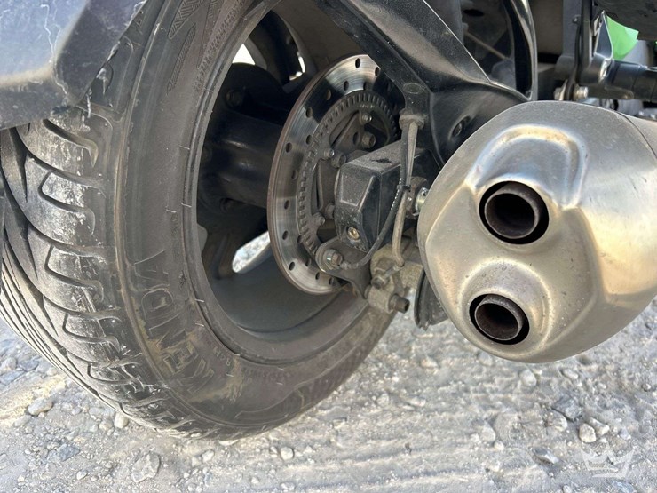 2012-can-am-spyder-motorcycle-image-20