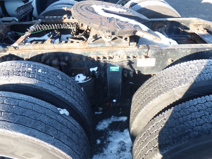 2015-freightliner-cascadia-125-image-15