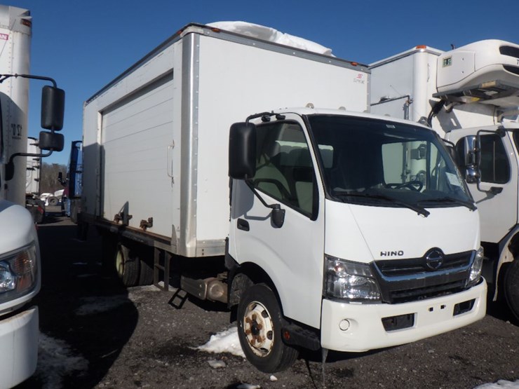 2018-hino-155-image-3