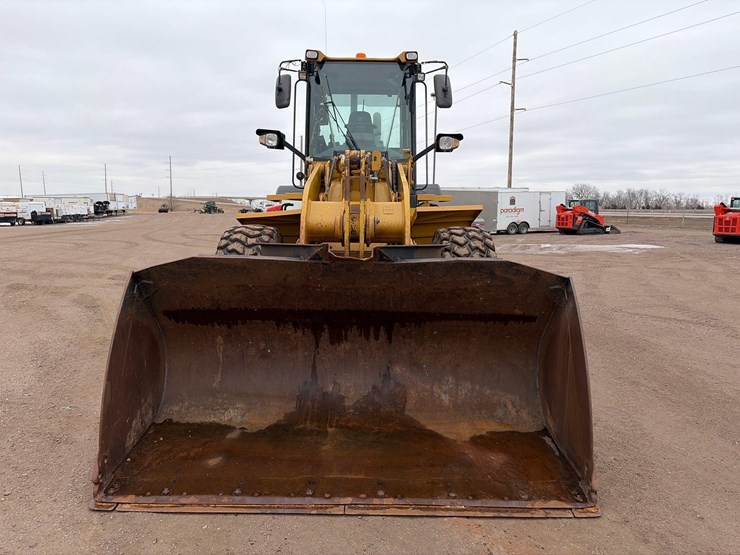 caterpillar-938h-image-8