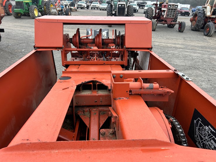 hesston-4550-image-9