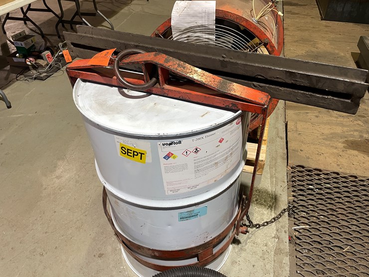 #7016-•-55-gallon-drum-lift-image-3
