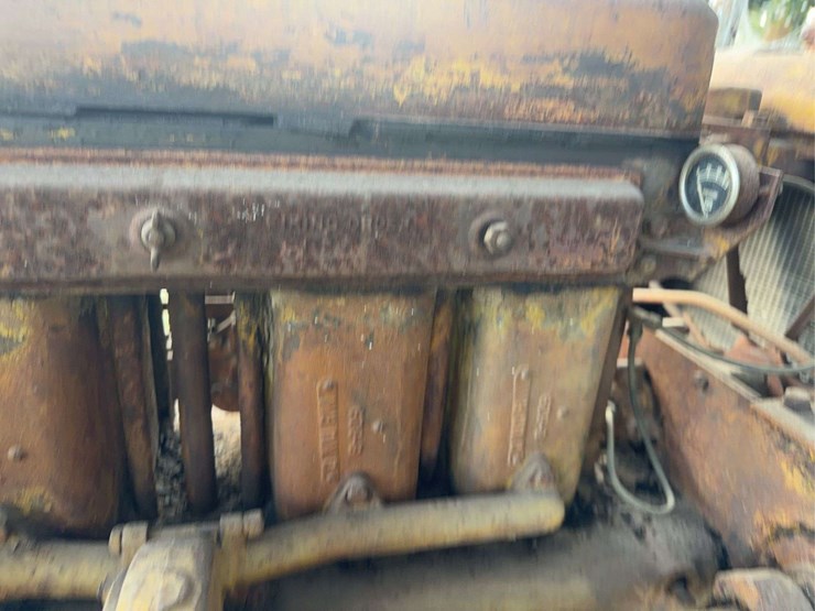 caterpillar-thirty-image-24