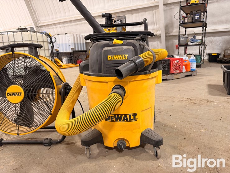 dewalt-wet/dry-vac-&-fan-image-5